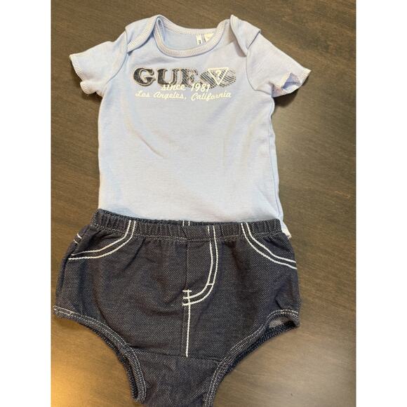 Baby Guess 2-Piece Outfit 6-9 Months T-Shirt & Jean Shorts Set Light Blue Unisex - Picture 1 of 5